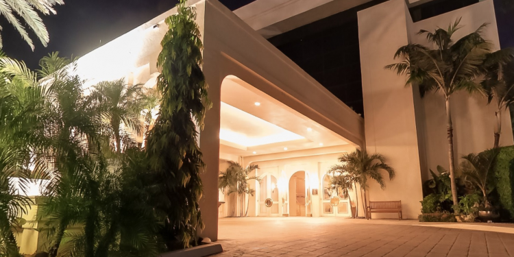 Renovation of the Four Seasons Resort Palm Beach
