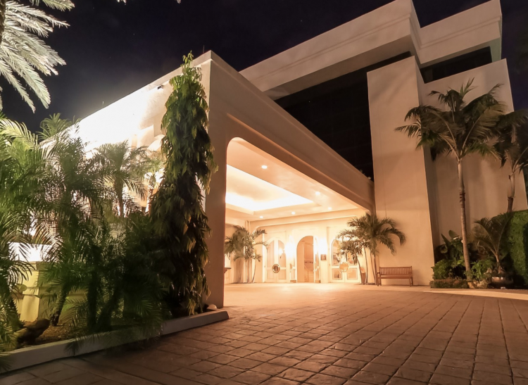 Renovation of the Four Seasons Resort Palm Beach
